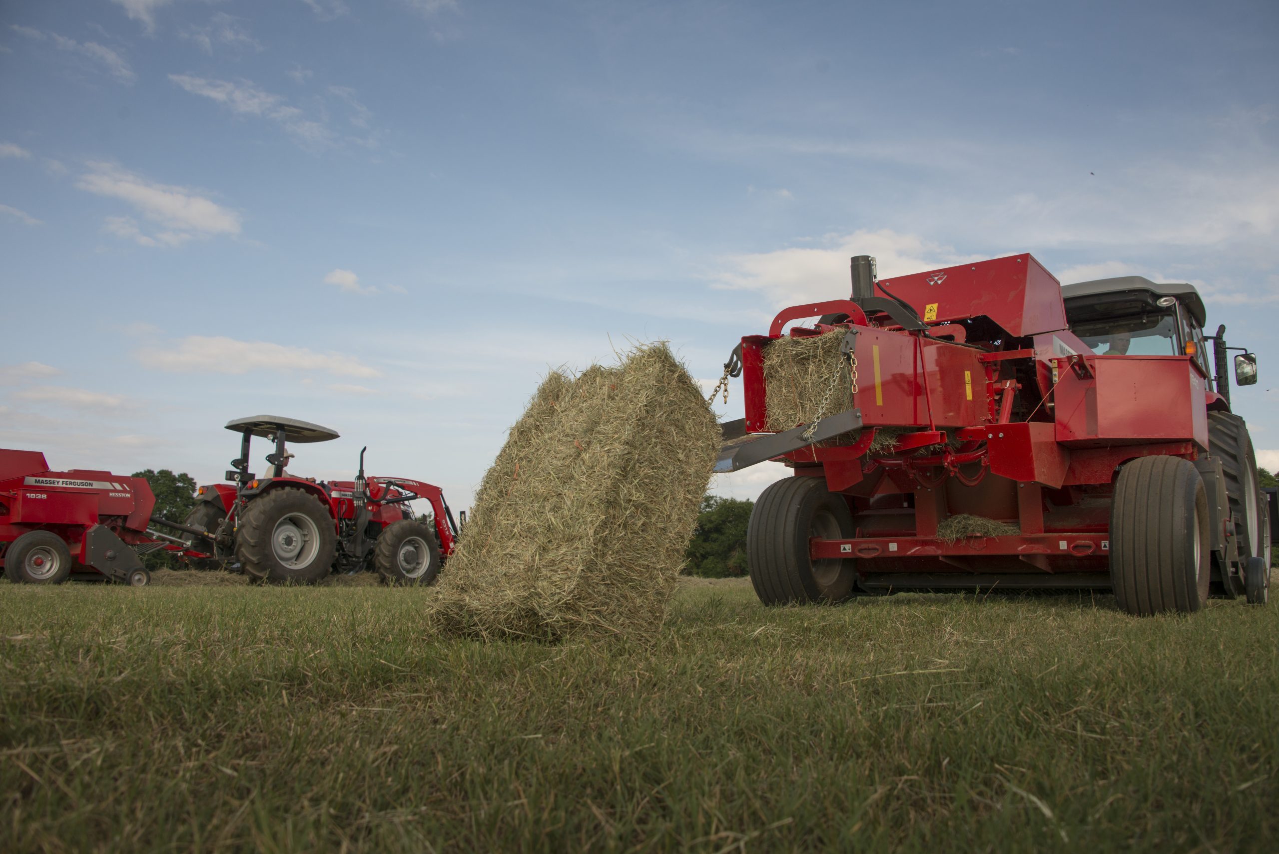 Hesston-by-Massey-Ferguson-1800-Series-1838-1840-Square-Baler-DSC_3746-scaled