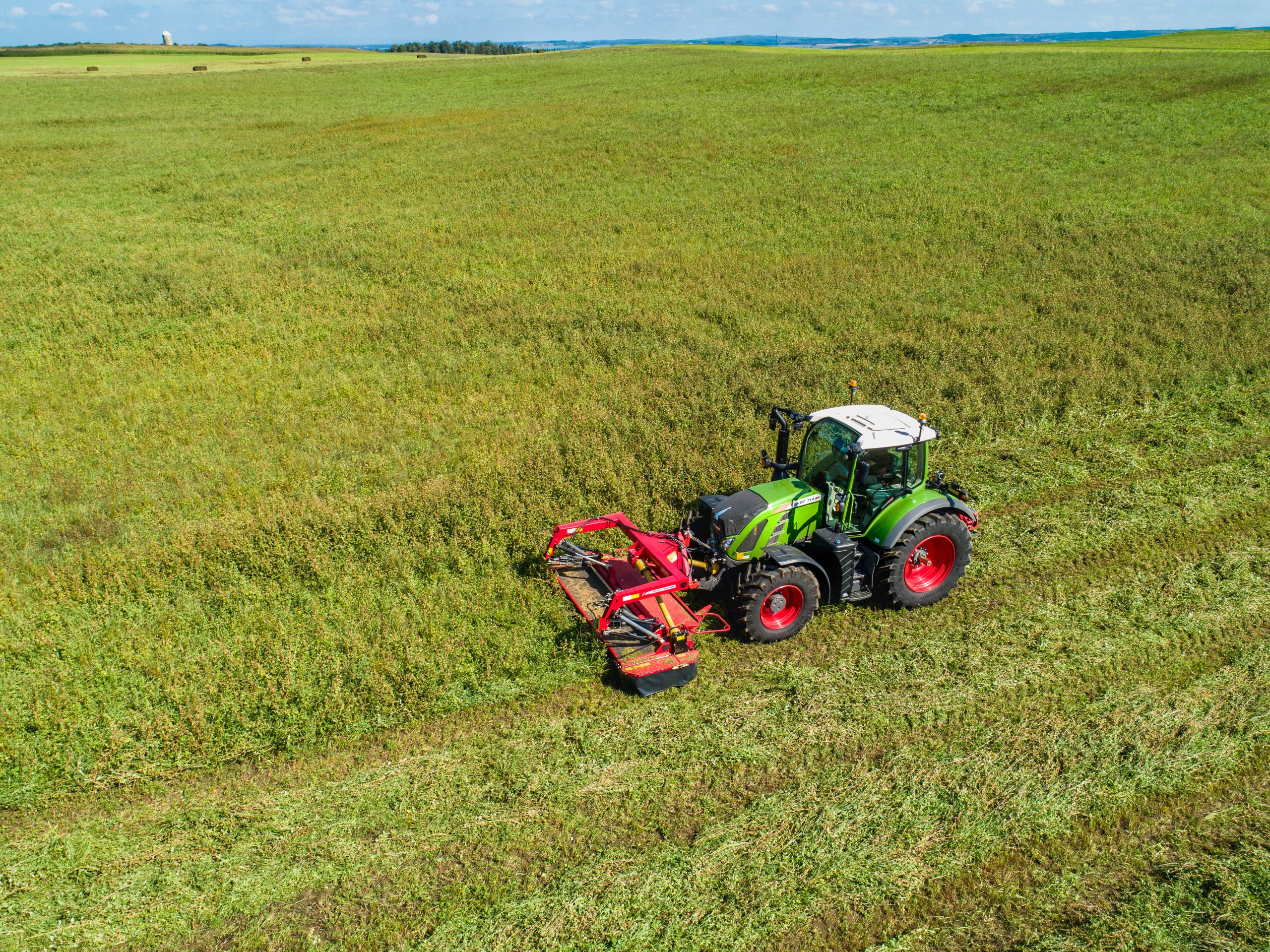 FT18PV001JL-fendt-family-drone-coaticook-quebec-32-scaled