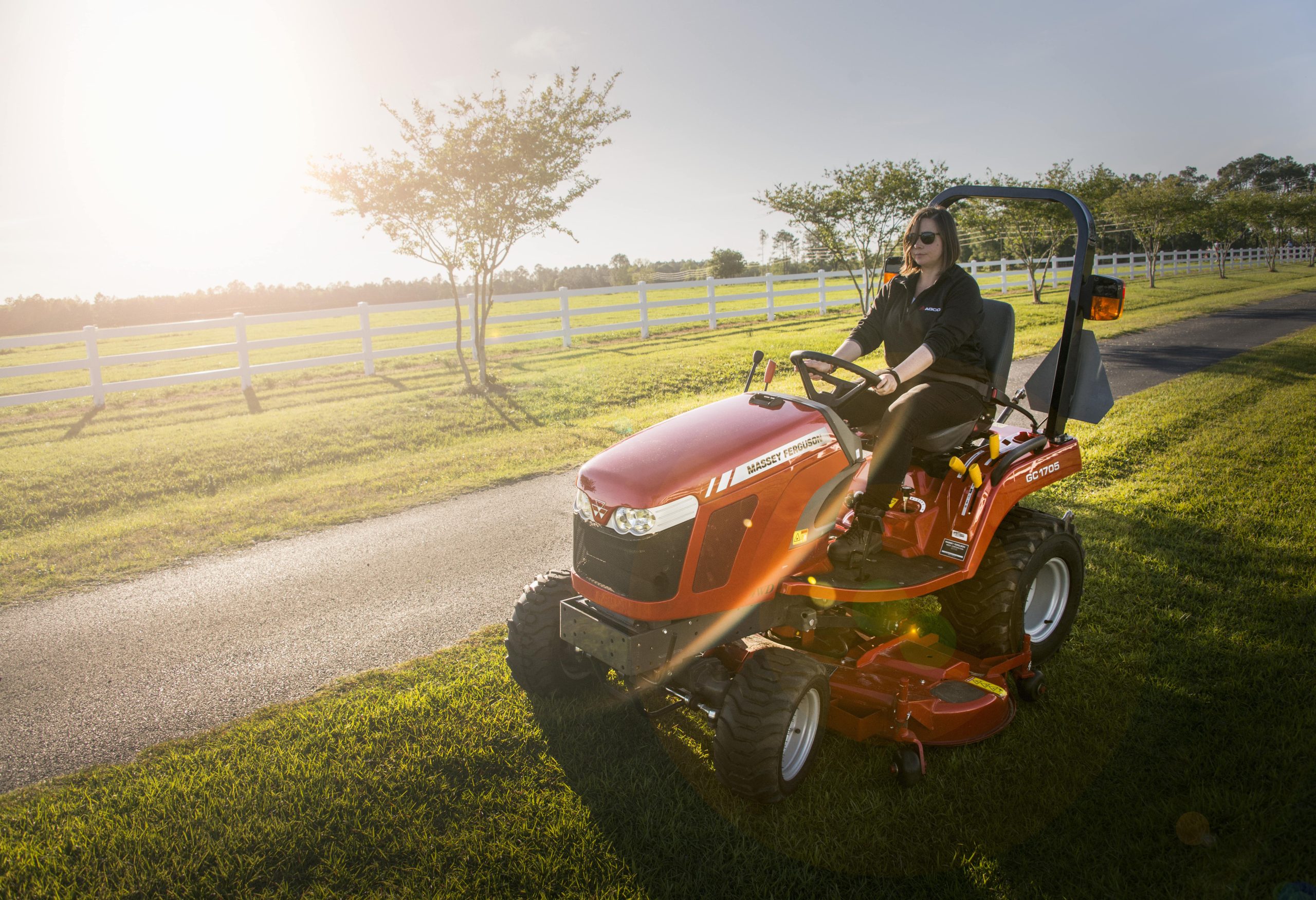 Massey-Ferguson-GC1700-Series-GC1705-Tractor-Mowing-Georgia-2016-DSC_7069-Edit-min-scaled