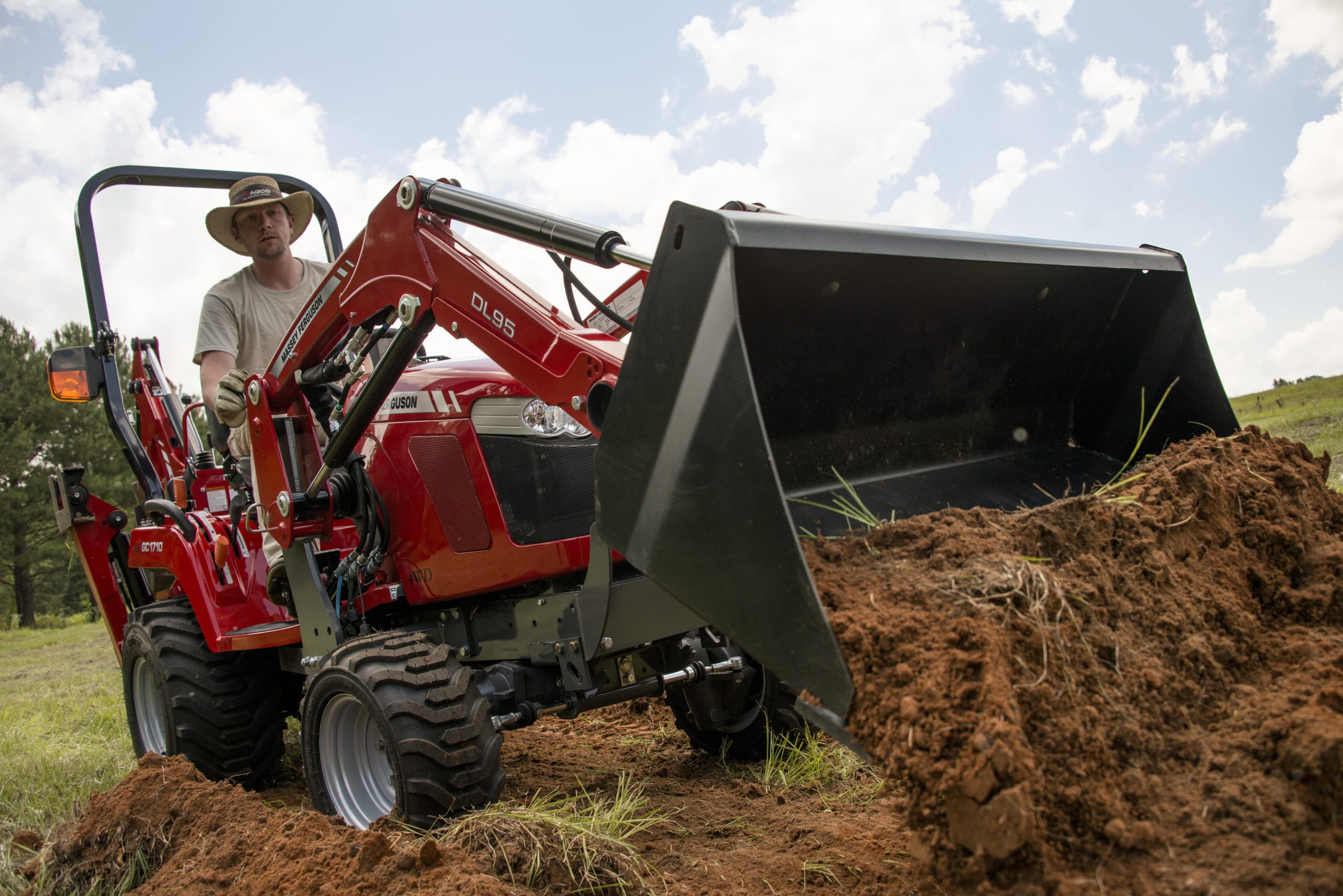 Massey-Ferguson-GC1700-Series-GC1710-Tractor-DL95-Loader-CB65-Backhoe-TLB-Alabama-2015-DSC_9437-min-scaled