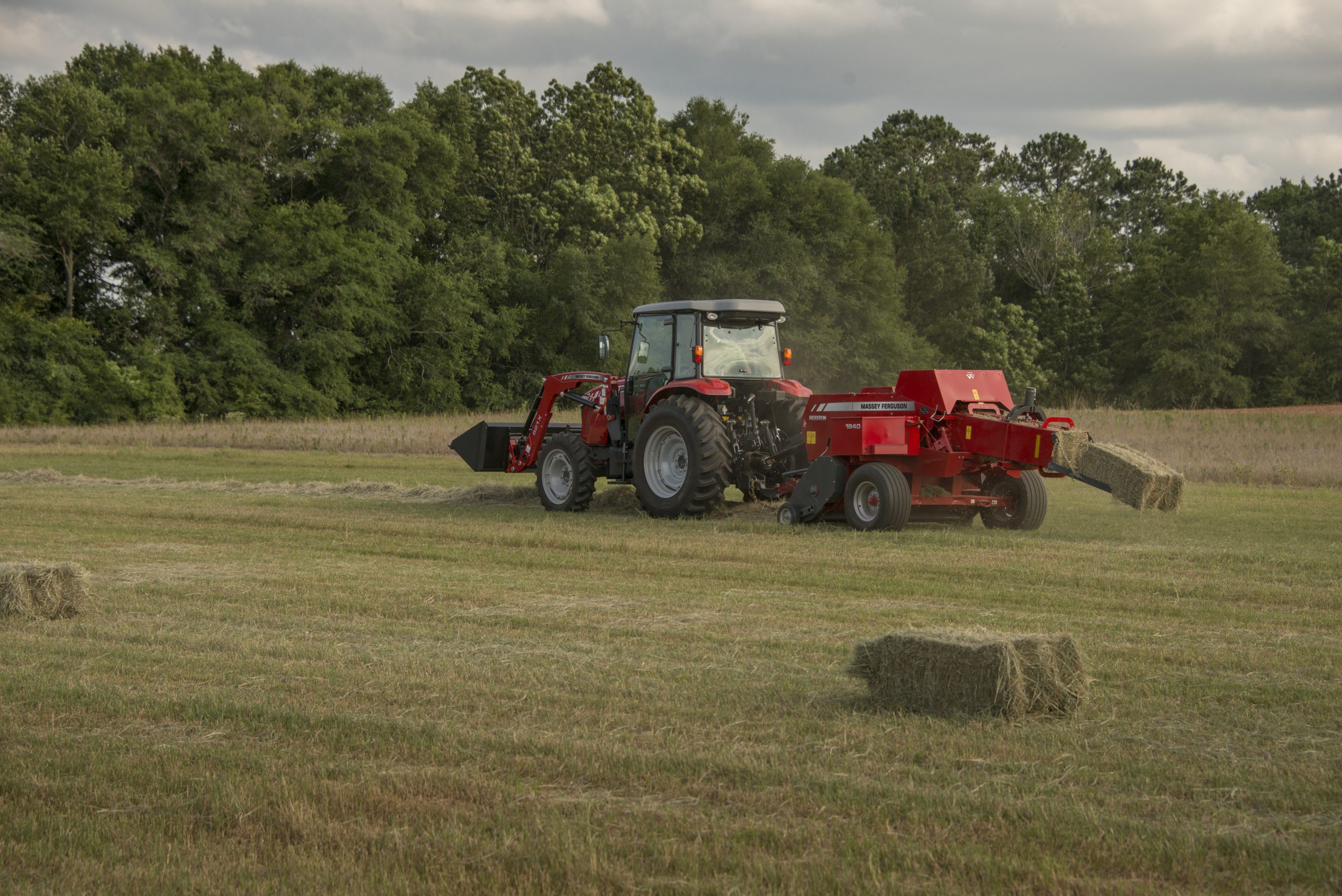Hesston-by-Massey-Ferguson-1800-Series-1840-Square-Baler-DSC_3758-scaled