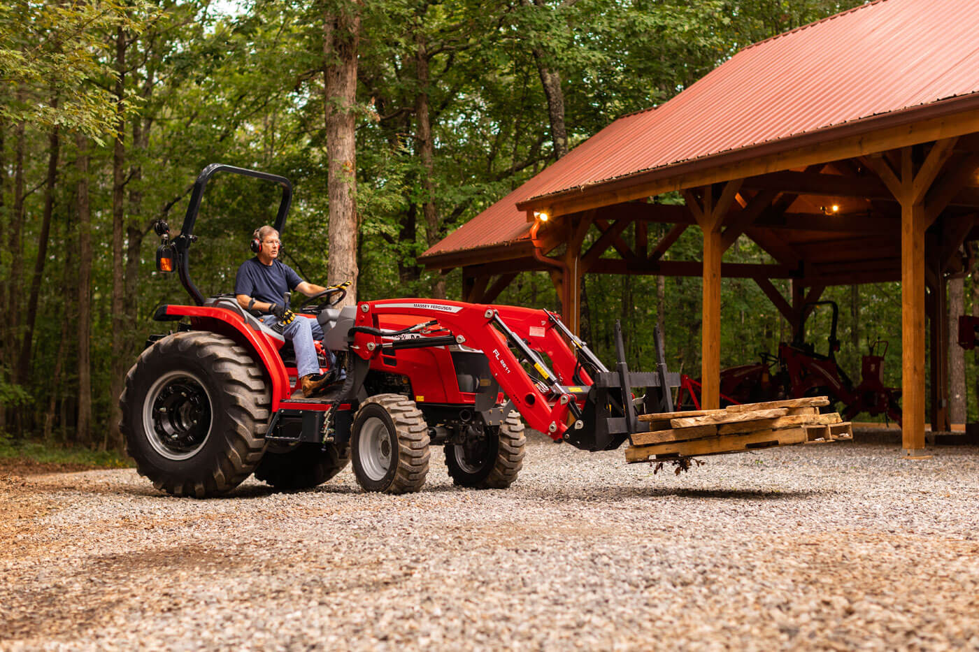 mf1835M-gallery08-platform-loader-august-2020-cleveland-georgia-668A5035
