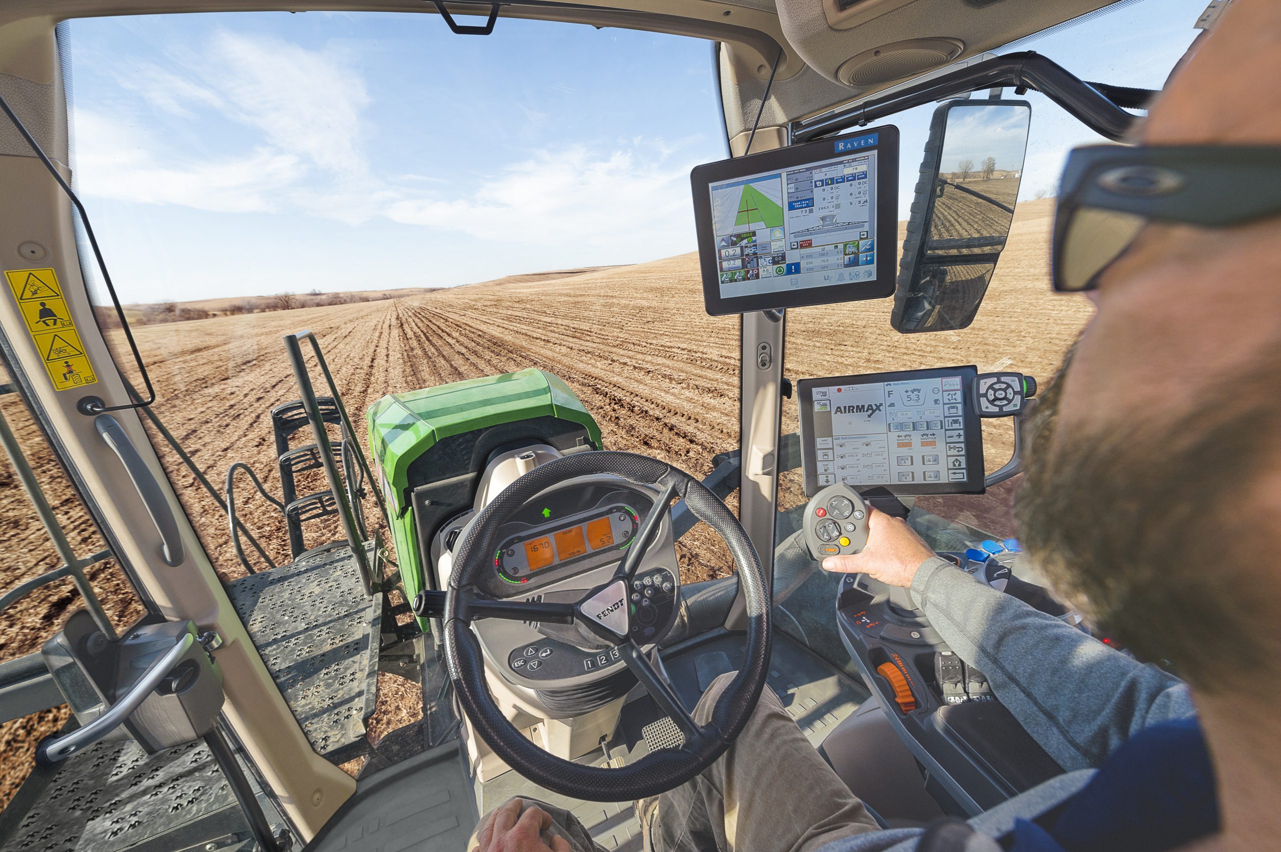 FT23PV001CM-fendt-rogator-dry-applictation-shoot-HR-15-scaled