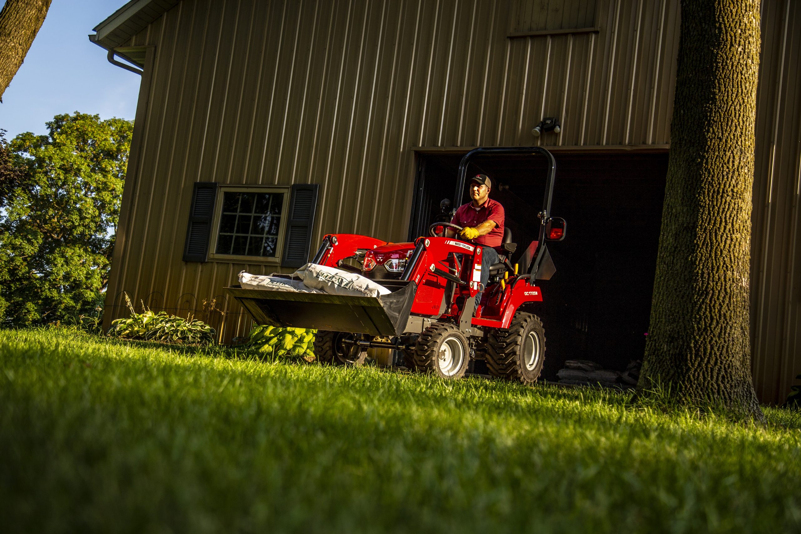 massey-ferguson-GC1700-general-applications-LeSeuer-MN-August-2018-IMG-9494-min-scaled
