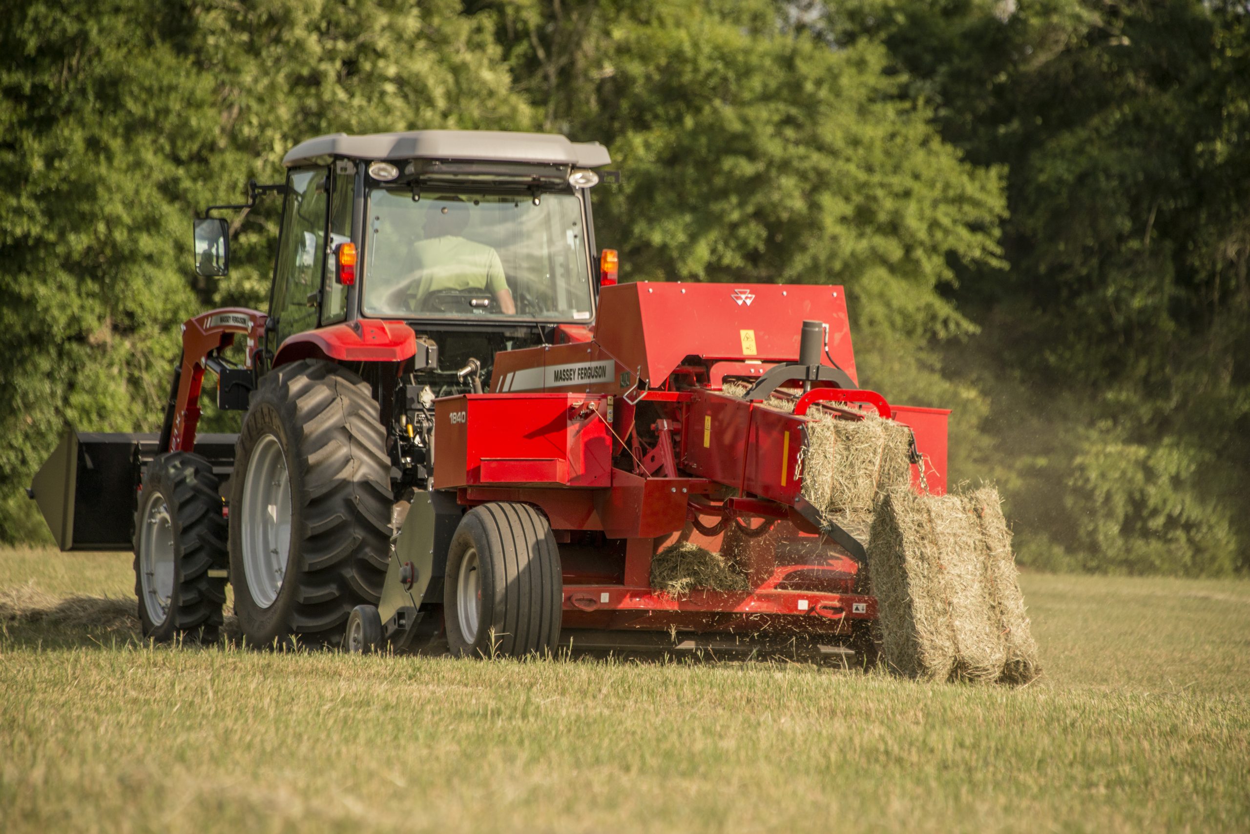 Hesston-by-Massey-Ferguson-1800-Series-1840-Square-Baler-DSC_3842-scaled